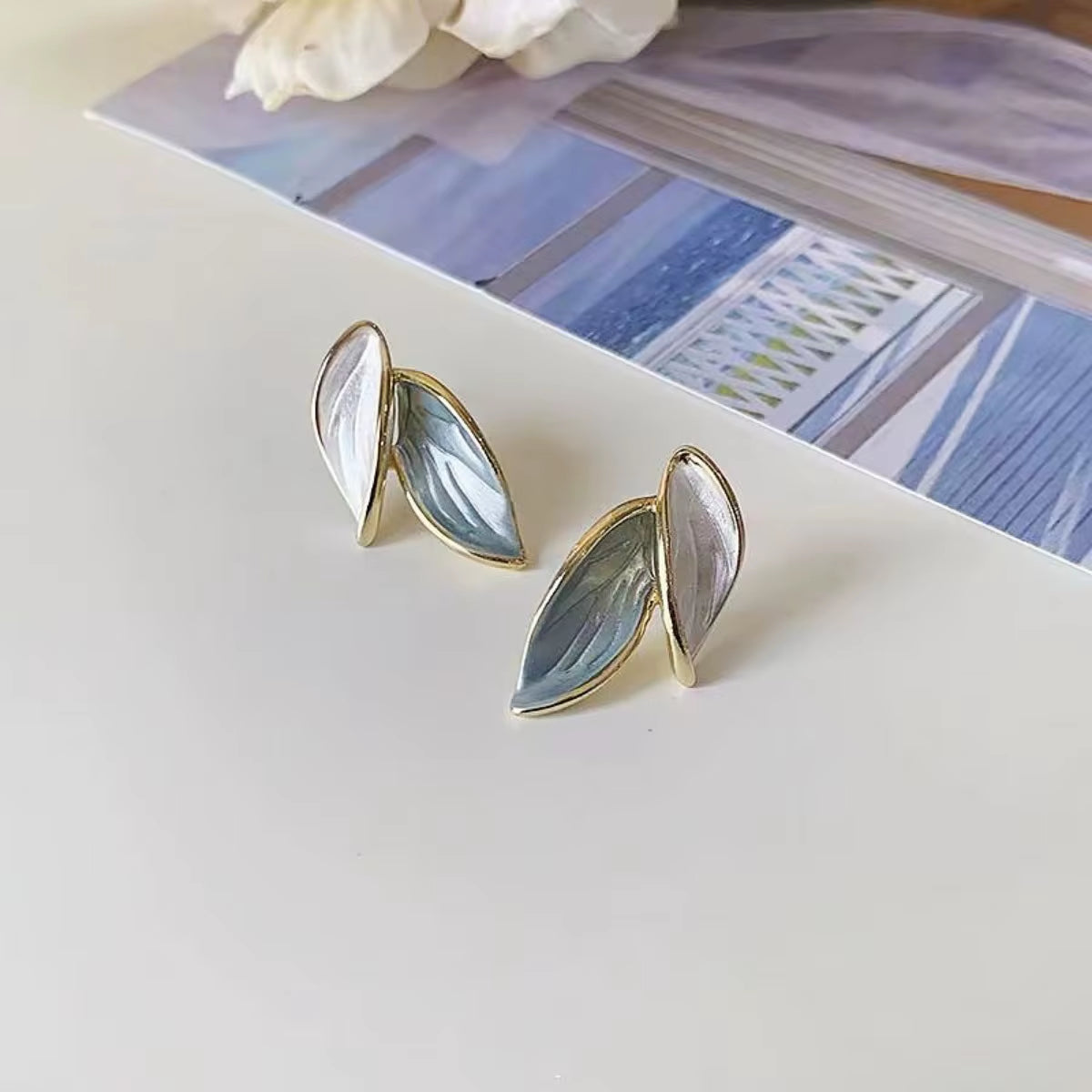 Simple Retro Blue White Leaf Earrings Retro High End Design Earrings Forest Style Fashionable Earring Light Colors Elegant Women